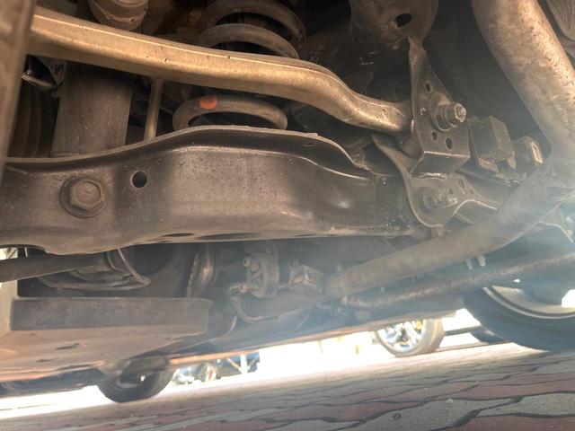 クラウンハイブリッド ＲＳアドバンス　Ｆｏｕｒ　４ＷＤ　ＴＲＤエアロ（Ｆ／Ｒ）　ムーンルーフ　白革　シートベンチレーション　デジタルインナーミラー　パノラミックビュー　駐車支援　おくだけ充電　ＥＴＣ２．０　禁煙車　ＢＳＭ　ＲＣＴＡＢ　カラーＨＵＤ（22枚目）