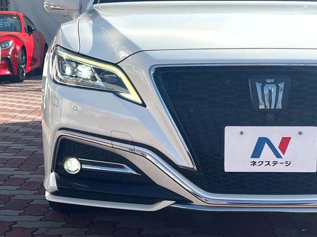 クラウンハイブリッド ＲＳアドバンス　Ｆｏｕｒ　４ＷＤ　ＴＲＤエアロ（Ｆ／Ｒ）　ムーンルーフ　白革　シートベンチレーション　デジタルインナーミラー　パノラミックビュー　駐車支援　おくだけ充電　ＥＴＣ２．０　禁煙車　ＢＳＭ　ＲＣＴＡＢ　カラーＨＵＤ（24枚目）