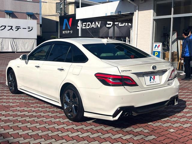 クラウンハイブリッド ＲＳアドバンス　Ｆｏｕｒ　４ＷＤ　ＴＲＤエアロ（Ｆ／Ｒ）　ムーンルーフ　白革　シートベンチレーション　デジタルインナーミラー　パノラミックビュー　駐車支援　おくだけ充電　ＥＴＣ２．０　禁煙車　ＢＳＭ　ＲＣＴＡＢ　カラーＨＵＤ（26枚目）