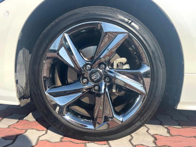 クラウンハイブリッド ＲＳアドバンス　Ｆｏｕｒ　４ＷＤ　ＴＲＤエアロ（Ｆ／Ｒ）　ムーンルーフ　白革　シートベンチレーション　デジタルインナーミラー　パノラミックビュー　駐車支援　おくだけ充電　ＥＴＣ２．０　禁煙車　ＢＳＭ　ＲＣＴＡＢ　カラーＨＵＤ（31枚目）