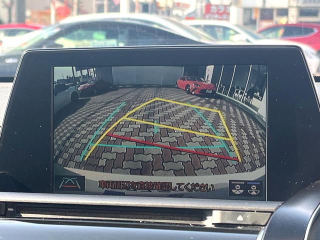 クラウンハイブリッド ＲＳアドバンス　Ｆｏｕｒ　４ＷＤ　ムーンルーフ　黒革　シートベンチレーション　禁煙車　ＢＳＭ　ＲＣＴＡＢ　カラーＨＵＤ　シートメモリ　３眼ＬＥＤヘッド　革巻きステアリング　パドルシフト　セーフティセンス　メーカーナビ　ＥＴＣ（6枚目）