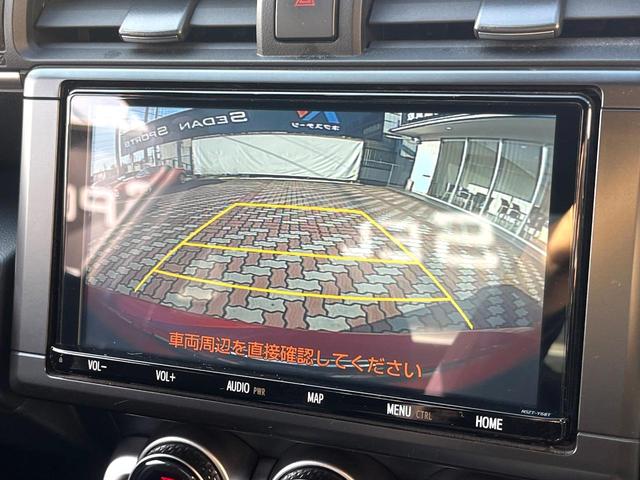 ＧＲ８６ ＳＺ　Ｂ型　１オーナー　禁煙車　純正ＳＤナビ　バックカメラ　純正フロアマット　ＥＴＣ　アイサイト　純正１７インチＡＷ　革巻きステアリング　パドルシフト　ＬＥＤヘッド　ハイビームアシスト　スマートキー（4枚目）