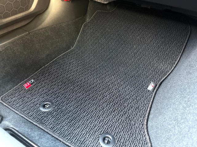 ＧＲ８６ ＳＺ　Ｂ型　１オーナー　禁煙車　純正ＳＤナビ　バックカメラ　純正フロアマット　ＥＴＣ　アイサイト　純正１７インチＡＷ　革巻きステアリング　パドルシフト　ＬＥＤヘッド　ハイビームアシスト　スマートキー（5枚目）