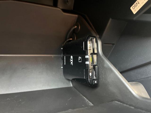 ＧＲ８６ ＳＺ　Ｂ型　１オーナー　禁煙車　純正ＳＤナビ　バックカメラ　純正フロアマット　ＥＴＣ　アイサイト　純正１７インチＡＷ　革巻きステアリング　パドルシフト　ＬＥＤヘッド　ハイビームアシスト　スマートキー（6枚目）