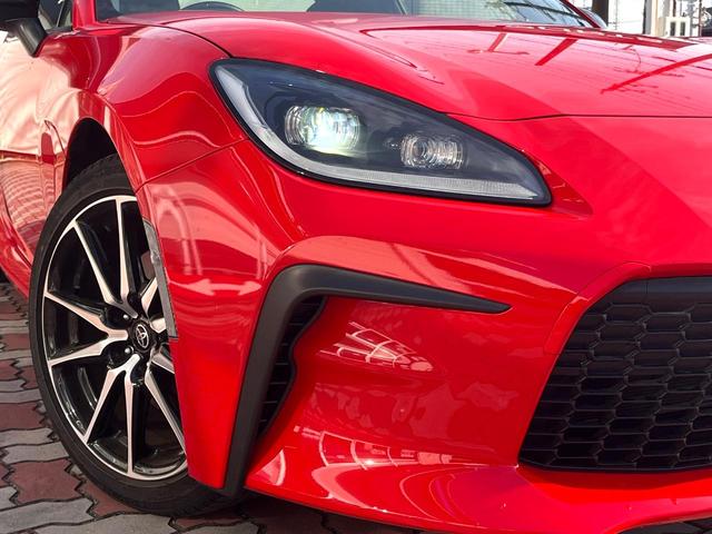 ＧＲ８６ ＳＺ　Ｂ型　１オーナー　禁煙車　純正ＳＤナビ　バックカメラ　純正フロアマット　ＥＴＣ　アイサイト　純正１７インチＡＷ　革巻きステアリング　パドルシフト　ＬＥＤヘッド　ハイビームアシスト　スマートキー（12枚目）