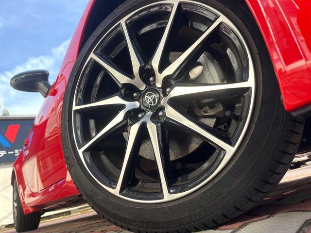 ＧＲ８６ ＳＺ　Ｂ型　１オーナー　禁煙車　純正ＳＤナビ　バックカメラ　純正フロアマット　ＥＴＣ　アイサイト　純正１７インチＡＷ　革巻きステアリング　パドルシフト　ＬＥＤヘッド　ハイビームアシスト　スマートキー（13枚目）