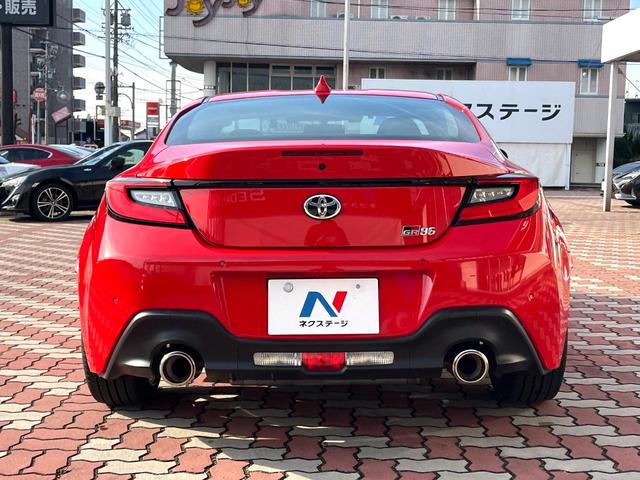 ＧＲ８６ ＳＺ　Ｂ型　１オーナー　禁煙車　純正ＳＤナビ　バックカメラ　純正フロアマット　ＥＴＣ　アイサイト　純正１７インチＡＷ　革巻きステアリング　パドルシフト　ＬＥＤヘッド　ハイビームアシスト　スマートキー（15枚目）