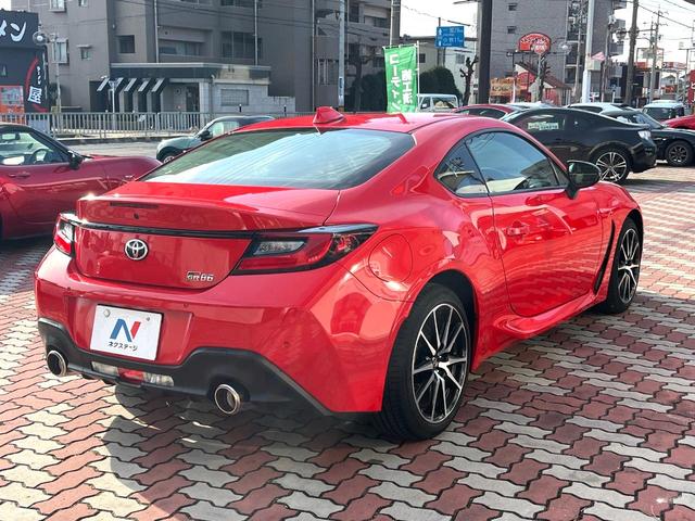 ＧＲ８６ ＳＺ　Ｂ型　１オーナー　禁煙車　純正ＳＤナビ　バックカメラ　純正フロアマット　ＥＴＣ　アイサイト　純正１７インチＡＷ　革巻きステアリング　パドルシフト　ＬＥＤヘッド　ハイビームアシスト　スマートキー（17枚目）