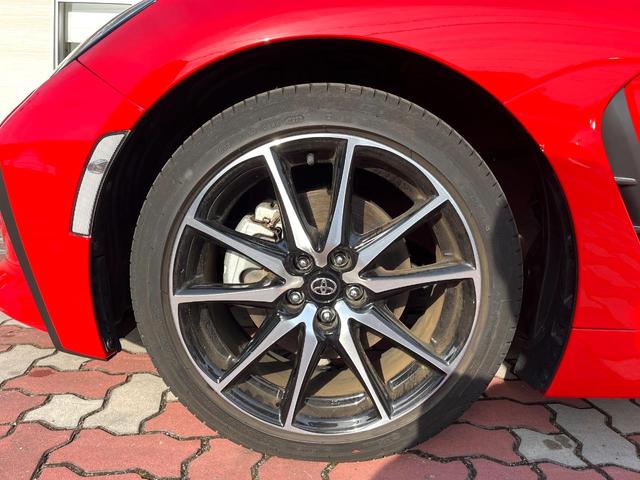 ＧＲ８６ ＳＺ　Ｂ型　１オーナー　禁煙車　純正ＳＤナビ　バックカメラ　純正フロアマット　ＥＴＣ　アイサイト　純正１７インチＡＷ　革巻きステアリング　パドルシフト　ＬＥＤヘッド　ハイビームアシスト　スマートキー（28枚目）