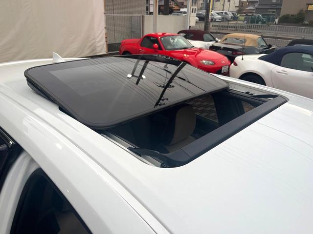 ＣＴ ＣＴ２００ｈ　Ｆスポーツ　サンルーフ　バックカメラ　衝突被害軽減システム　レーダークルーズ　禁煙車　ドラレコ　コーナーセンサー　スマートキー　ＬＥＤヘッド　ＥＴＣ２．０　純正１７インチアルミ　オートハイビーム　車線逸脱警報（3枚目）