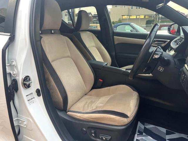 ＣＴ ＣＴ２００ｈ　Ｆスポーツ　サンルーフ　バックカメラ　衝突被害軽減システム　レーダークルーズ　禁煙車　ドラレコ　コーナーセンサー　スマートキー　ＬＥＤヘッド　ＥＴＣ２．０　純正１７インチアルミ　オートハイビーム　車線逸脱警報（9枚目）