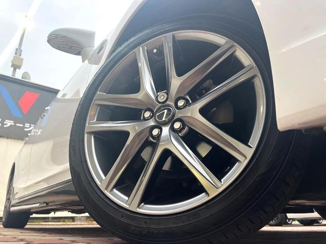 ＣＴ ＣＴ２００ｈ　Ｆスポーツ　サンルーフ　バックカメラ　衝突被害軽減システム　レーダークルーズ　禁煙車　ドラレコ　コーナーセンサー　スマートキー　ＬＥＤヘッド　ＥＴＣ２．０　純正１７インチアルミ　オートハイビーム　車線逸脱警報（13枚目）