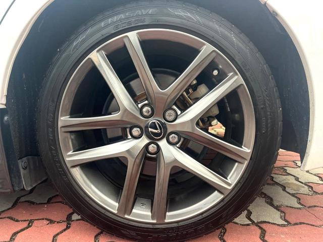 ＣＴ ＣＴ２００ｈ　Ｆスポーツ　サンルーフ　バックカメラ　衝突被害軽減システム　レーダークルーズ　禁煙車　ドラレコ　コーナーセンサー　スマートキー　ＬＥＤヘッド　ＥＴＣ２．０　純正１７インチアルミ　オートハイビーム　車線逸脱警報（32枚目）