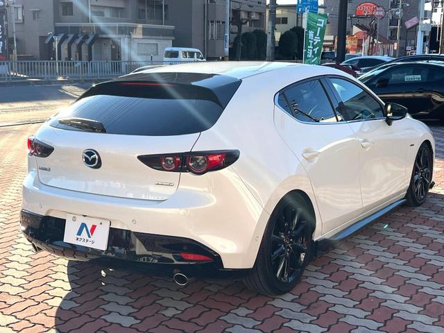 MAZDA3ファストバック 20S 100周年特別記念車 6MT 純正エアロ(F/S) XYZ車高調 禁煙車 BOSEサウンド 全周囲カメラ カラーHUD スマートブレーキサポート BSM レークル 赤革 シートヒーター 純正18インチAW LEDヘッド(17枚目)