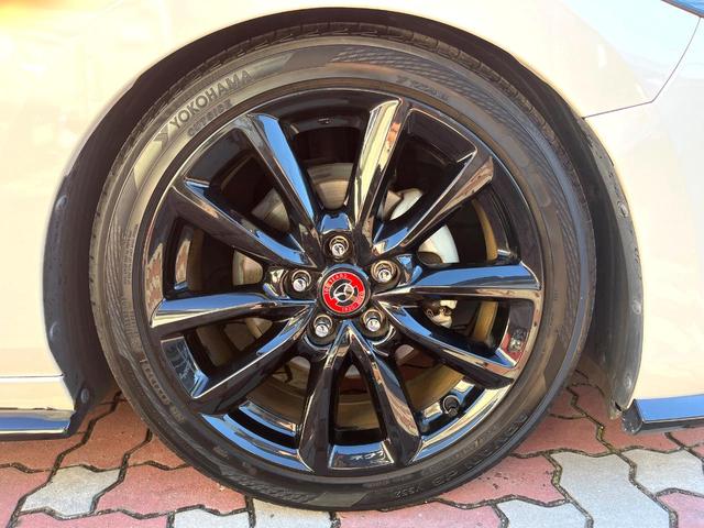 MAZDA3ファストバック 20S 100周年特別記念車 6MT 純正エアロ(F/S) XYZ車高調 禁煙車 BOSEサウンド 全周囲カメラ カラーHUD スマートブレーキサポート BSM レークル 赤革 シートヒーター 純正18インチAW LEDヘッド(24枚目)