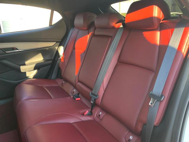 MAZDA3ファストバック 20S 100周年特別記念車 6MT 純正エアロ(F/S) XYZ車高調 禁煙車 BOSEサウンド 全周囲カメラ カラーHUD スマートブレーキサポート BSM レークル 赤革 シートヒーター 純正18インチAW LEDヘッド(33枚目)