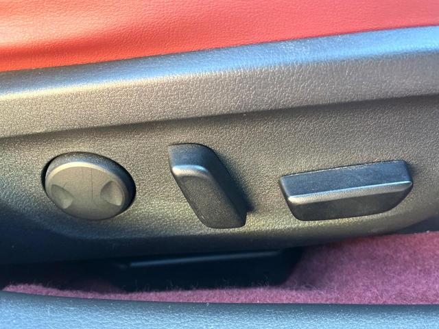 MAZDA3ファストバック 20S 100周年特別記念車 6MT 純正エアロ(F/S) XYZ車高調 禁煙車 BOSEサウンド 全周囲カメラ カラーHUD スマートブレーキサポート BSM レークル 赤革 シートヒーター 純正18インチAW LEDヘッド(35枚目)