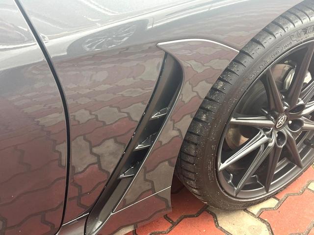 GR86 RZ 6MT 禁煙車 バックカメラ ハーフレザー シートヒーター 純正18インチAW リヤスポイラー LEDヘッド クルコン 革巻きステアリング オートエアコン スマートキー オートライト ETC(25枚目)