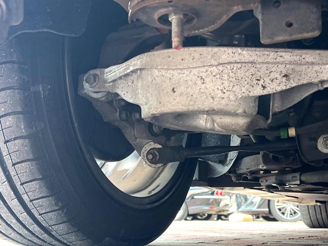 フェアレディZ バージョンT 後期 禁煙車 BOSEサウンド シートヒーター ハーフレザー 純正18インチAW リヤスポイラー バックカメラ HIDヘッド パドルシフト 革巻きステアリング パワーシート スマートキー ETC(21枚目)