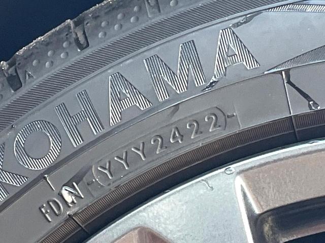 フェアレディZ バージョンT 後期 禁煙車 BOSEサウンド シートヒーター ハーフレザー 純正18インチAW リヤスポイラー バックカメラ HIDヘッド パドルシフト 革巻きステアリング パワーシート スマートキー ETC(28枚目)