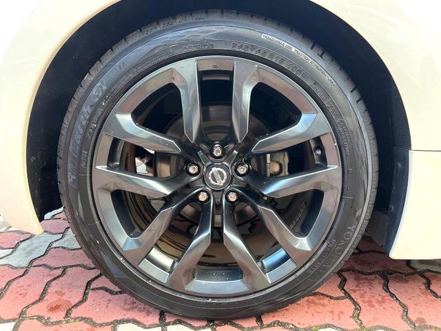 フェアレディZ バージョンT 後期 禁煙車 BOSEサウンド シートヒーター ハーフレザー 純正18インチAW リヤスポイラー バックカメラ HIDヘッド パドルシフト 革巻きステアリング パワーシート スマートキー ETC(29枚目)