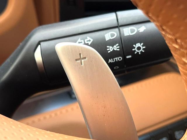 LC LC500h Lパッケージ 禁煙車 純正OP21インチAW カラーHUD ガラスルーフ ベージュ革 ベンチレーション レークル BSM プリクラ 三眼LEDヘッド 純正SDナビ 革巻きステアリング パワーシート バックカメラ(7枚目)