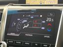 クラウンハイブリッド ＲＳ　ムーンルーフ　ＴＲＤエアロ（Ｆ／Ｓ／Ｒ）　禁煙車　純正１８インチＡＷ　３眼ＬＥＤヘッド　メーカーナビ　バックカメラ　ファブリックシート　シートヒーター　パワーシート　セーフティセンス　スマートキー（7枚目）