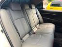後部座席も気になるようなキズ・汚れやへたり等、大きなダメージはなく、良好な状態です。