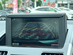 【バックカメラ】駐車時に後方がリアルタイム映像で確認できます。大型商業施設や立体駐車場での駐車時や、夜間のバック時に大活躍！運転スキルに関わらず、今や必須となった装備のひとつです！ 6