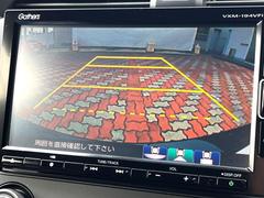 【バックカメラ】駐車時に後方がリアルタイム映像で確認できます。大型商業施設や立体駐車場での駐車時や、夜間のバック時に大活躍！運転スキルに関わらず、今や必須となった装備のひとつです！ 4