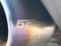 【５ＺＩＧＥＮ製マフラー】純正にはない個性あふれる「後ろ姿」を演出する５ＺＩＧＥＮマフラー付き！ビジュアル・サウンド共にこだわりの一台に仕上がっております♪ 3