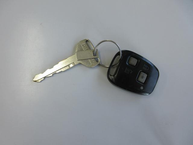 ハイゼットカーゴ クルーズ　４ＷＤハイルーフ　キーレス　ＡＢＳ　両側スライドドア　オーバーヘッドコンソール　タイミングチェーン（4枚目）