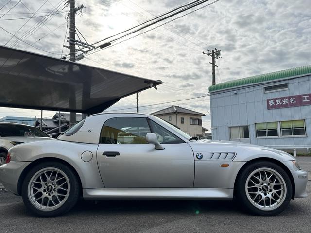 Z3ロードスター 2.2i 5速MT ハードトップ付 BBS17AW 記録簿 スペアキー ETC ブラックレザー ホロ綺麗(14枚目)