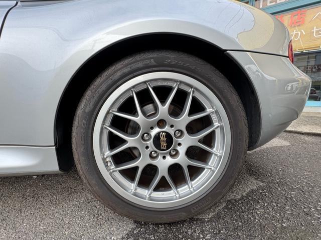 Z3ロードスター 2.2i 5速MT ハードトップ付 BBS17AW 記録簿 スペアキー ETC ブラックレザー ホロ綺麗(18枚目)