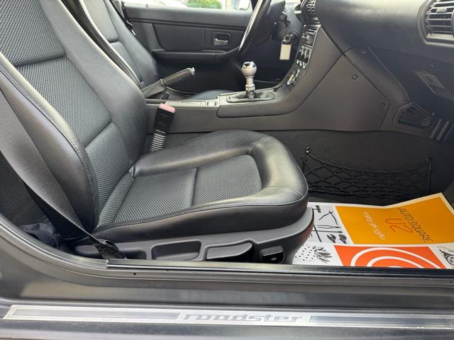 Z3ロードスター 2.2i 5速MT ハードトップ付 BBS17AW 記録簿 スペアキー ETC ブラックレザー ホロ綺麗(35枚目)