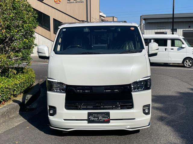 ハイエースバン スーパーＧＬ　ダークプライムＩＩ　４１５コブラカスタム車両　ベットキット付き　１．５インチダウン　ビッグＸ１１ナビ　ご来店予約お願い致します（3枚目）