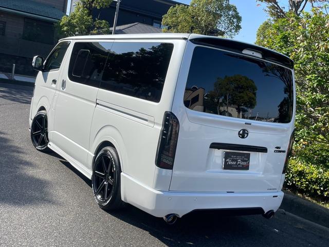 ハイエースバン スーパーＧＬ　ダークプライムＩＩ　４１５コブラカスタム車両　ベットキット付き　１．５インチダウン　ビッグＸ１１ナビ　ご来店予約お願い致します（13枚目）