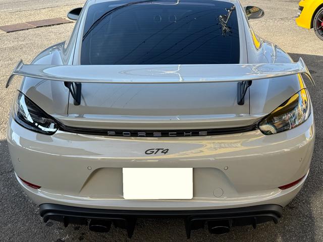 ７１８ケイマン ７１８ケイマンＧＴ４　ワンオーナー禁煙車　スポーツクロノ　スポーツエキゾースト　ＯＰカラークレヨン（12枚目）