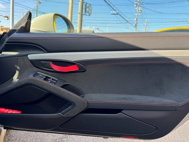 ７１８ケイマン ７１８ケイマンＧＴ４　ワンオーナー禁煙車　スポーツクロノ　スポーツエキゾースト　ＯＰカラークレヨン（18枚目）