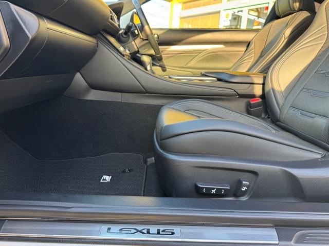 RC RC200t Fスポーツ サンルーフ マークレビンサウンド TRDマフラー エアロ 三眼ヘッドライトブラインドスポットモニタークリアランスソナー 禁煙車(41枚目)