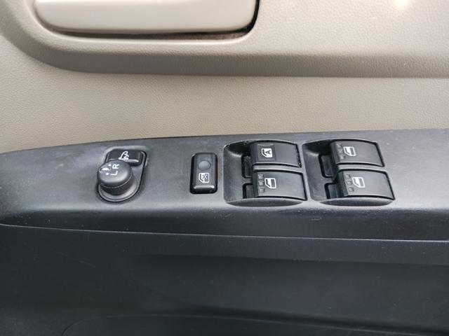 ミラ Ｘ　禁煙車！！当店下取車！！平成２２年式！！グレードＸ！！ＣＶＴオートマ！！ＥＴＣ！！キーレスエントリー！！ＡＢＳ！！電動格納式ドアミラー！！フロントＵＶカットガラス！！プライバシーガラス！！ドアバイザー（17枚目）