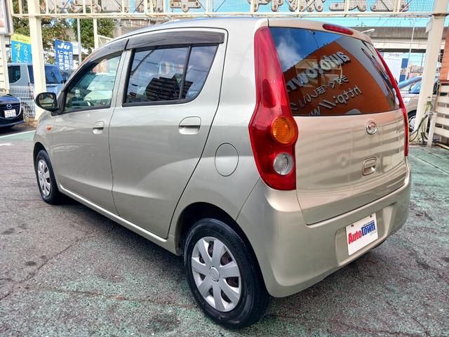 ミラ Ｘ　禁煙車！！当店下取車！！平成２２年式！！グレードＸ！！ＣＶＴオートマ！！ＥＴＣ！！キーレスエントリー！！ＡＢＳ！！電動格納式ドアミラー！！フロントＵＶカットガラス！！プライバシーガラス！！ドアバイザー（50枚目）