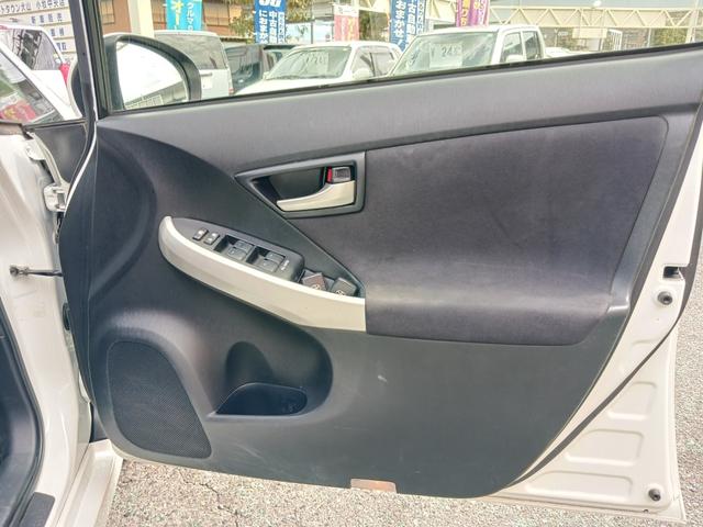 プリウス S 禁煙車 純正HDDナビ フルセグTV Bluetooth バックカメラ ETC HIDヘッドライト フォグランプ スマートキー プッシュスターターCD(録音)/DVD再生 純正15インチアルミホイール(42枚目)
