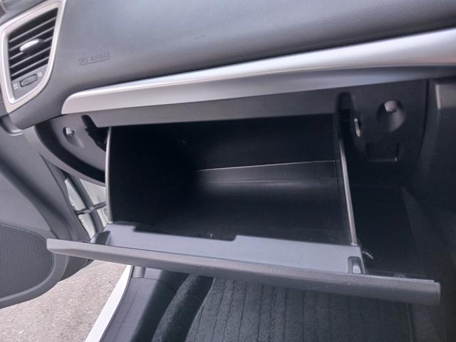 アクセラスポーツ １５Ｓ　禁煙車　衝突軽減ブレーキ　純正ＳＤナビＴＶ　Ｂｌｕｅｔｏｏｔｈ　バックモニター　ＵＳＢ端子　ＥＴＣ　スポーツモード　スマートキー　プッシュスターター革巻ハンドル　ＣＤ／ＤＶＤ再生　純正１６インチアルミ（34枚目）