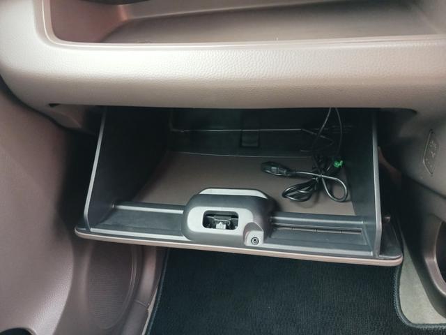 ＭＲワゴンＷｉｔ ＬＳ　禁煙車　ＷＩｔ　レザーシート　ＨＩＤライト　社外ケンウッドメモリーナビＴＶ　バックモニター　ＵＳＢ端子　スマートキー　プッシュスターター　革巻ハンドル　ＣＤ再生　ベンチシート　ＰＶガラス　純正アルミ（33枚目）