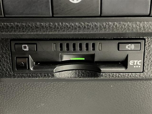 カローラツーリング ハイブリッド　ダブルバイビー　Ｒカメラ　エアコン　１オ－ナ－　スマートエントリー　横滑り防止　ＬＥＤヘッドライト　オートクルーズ　ＥＴＣ付　ナビ付　カーテンエアバック　アルミ　キーレスエントリー　パワステ　ＡＢＳ　エアバック（33枚目）