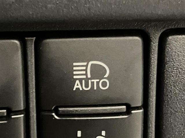 ノア Si 1オーナー プリクラッシュ 地デジ DVD視聴可 ダブルエアコン LEDヘットライト ETC付き ドライブレコーダー クルコン 横滑り防止機能 ナビTV 三列シート AW フルフラットシート AAC(26枚目)