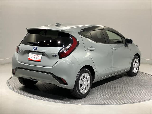 アクア X 踏み間違い防止 イモビ ナビ LEDヘッドライト スマートキー 横滑り防止機能 キーレスエントリー オートクルーズ オートエアコン 元試乗車 ETC カーテンエアバッグ パワーステアリング ABS(4枚目)