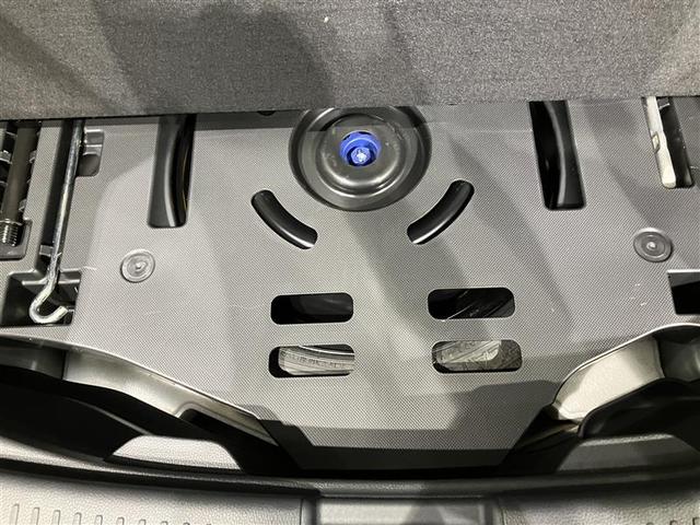 アクア X 踏み間違い防止 イモビ ナビ LEDヘッドライト スマートキー 横滑り防止機能 キーレスエントリー オートクルーズ オートエアコン 元試乗車 ETC カーテンエアバッグ パワーステアリング ABS(37枚目)