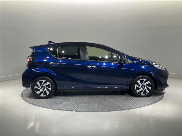 アクア Sスタイルブラック AUX端子 バックモニタ- ナビTV LEDライト スマートキープッシュスタート 1オーナー ETC付き Wエアバッグ キーフリ メモリーナビゲーション 横滑り防止装置付き 1セグ フルオートエアコン(3枚目)